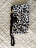 Porta iPad uncinetto bianco nero e giallo