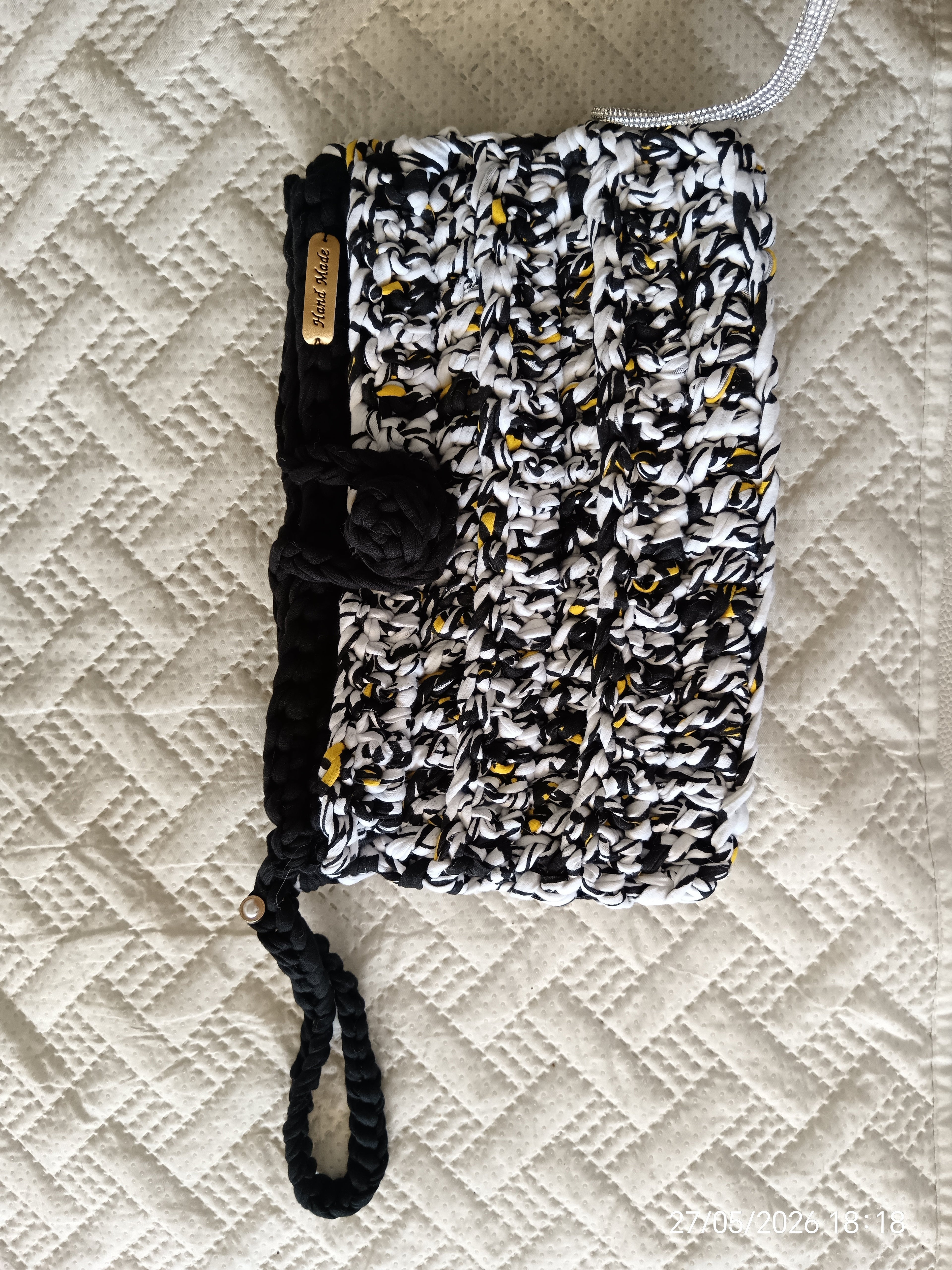 Porta iPad uncinetto bianco nero e giallo