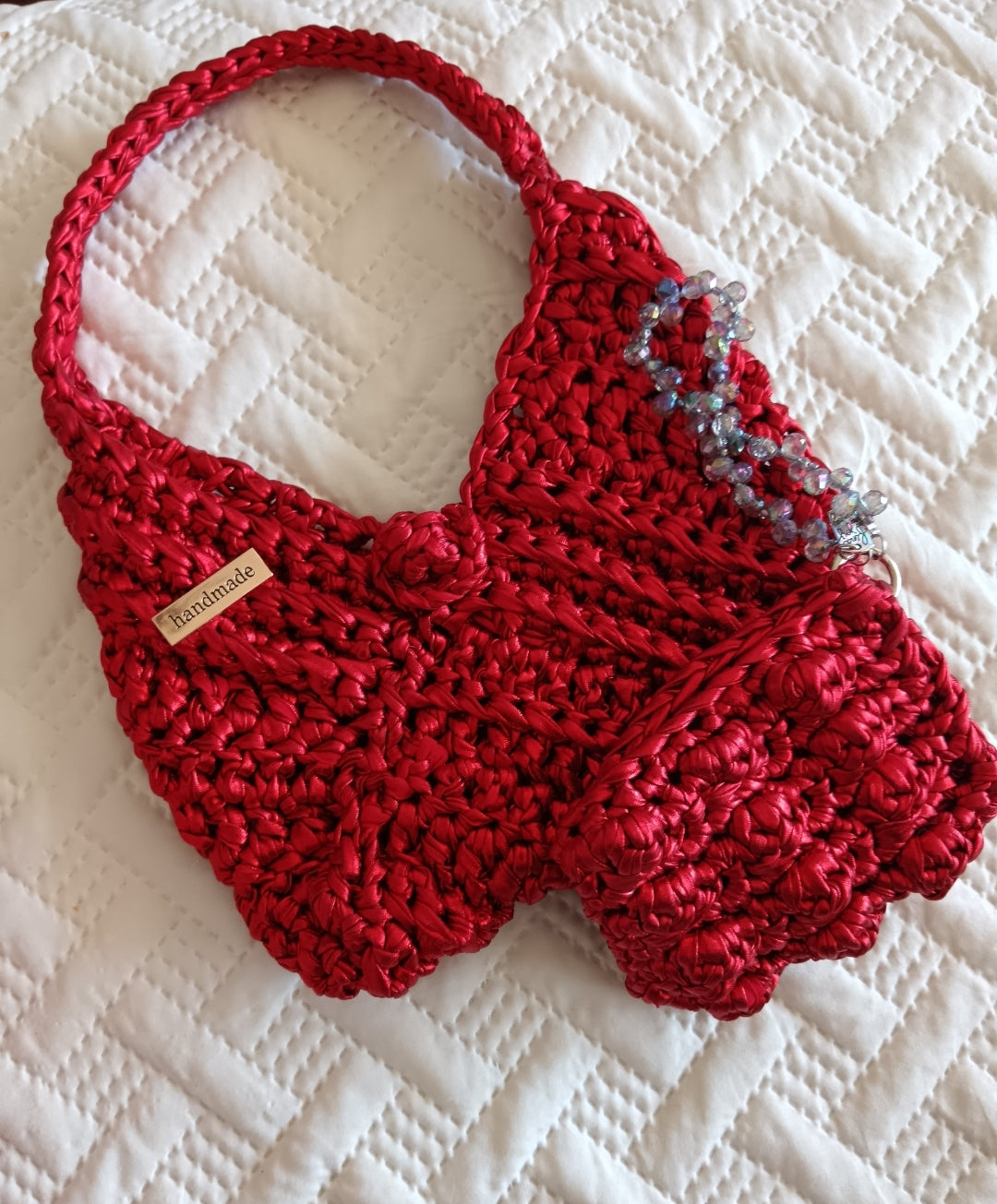 "Borsa uncinetto fettuccia metallizzata rossa con portaccessori – DB Handmade"